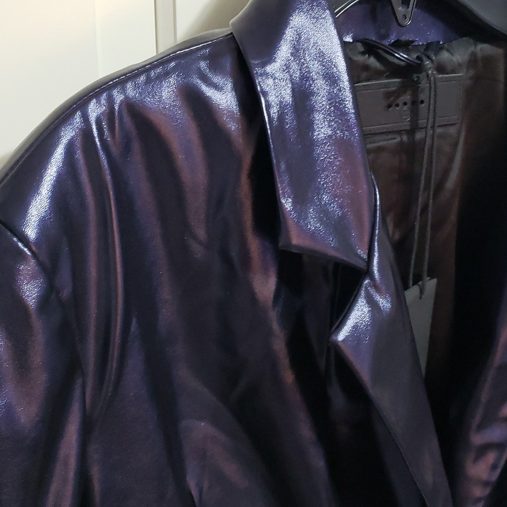 NWT BLANKNYC One-Button Oversize Faux Leather Foil Blazer Jacket Size XS - Picture 3 of 9